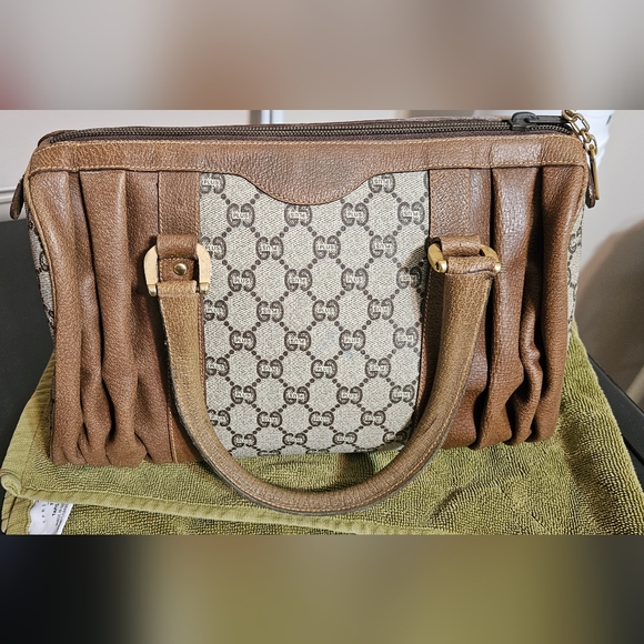 Vintage Gucci Plus Authentic - Picture 2 of 16